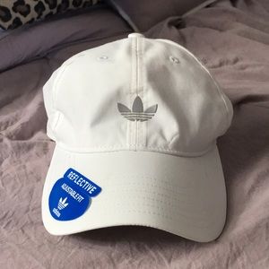 Adidas hat NWT